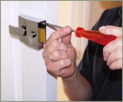 Locksmith Solution Services Staten Island, NY 347-614-2350 - 68-44-11